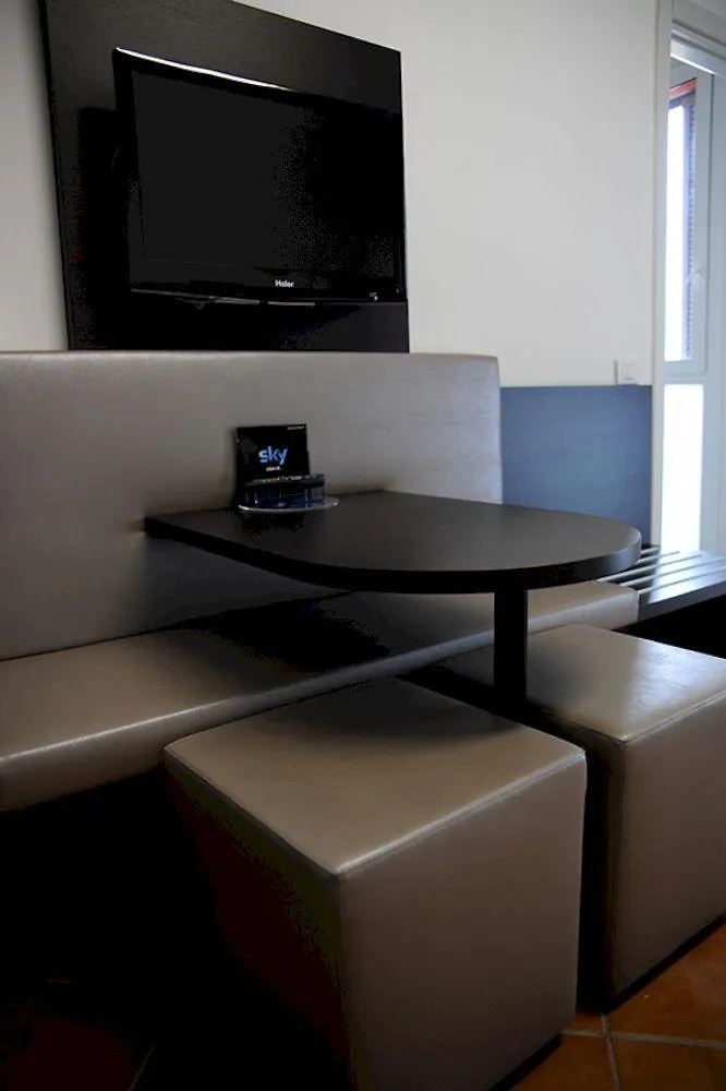 New Generation Hostel Chic Sempione Milano