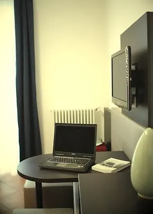 New Generation Hostel Chic Sempione Milan 0*,