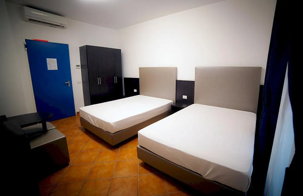 New Generation Hostel Chic Sempione Milán