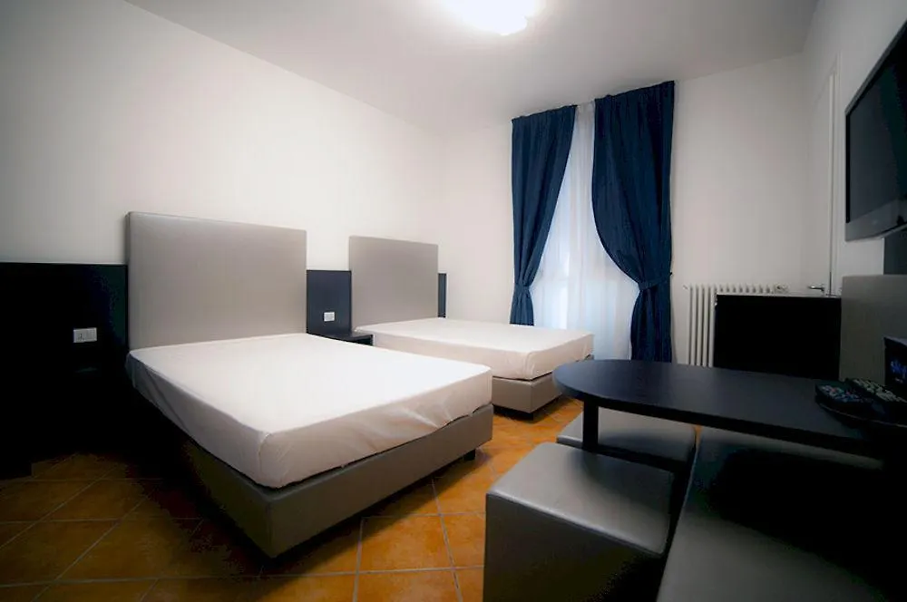 New Generation Hostel Chic Sempione Milán Itálie