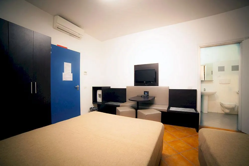 New Generation Hostel Chic Sempione Milán