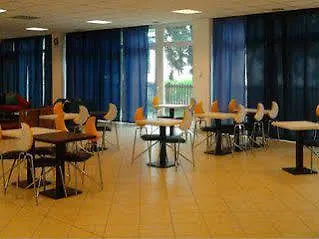 New Generation Hostel Chic Sempione Milán 0*,  Italia
